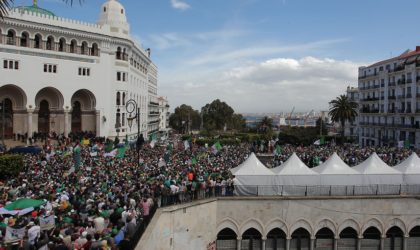 13e vendredi de manifestation : les Algériens investissent massivement la rue