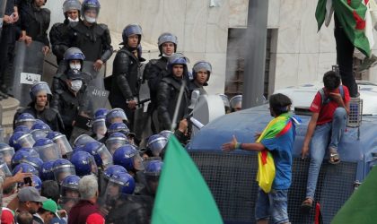 Les deux manifestants ayant poussé un policier passibles de dix ans de prison