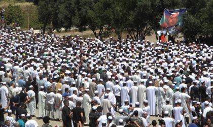 Foule nombreuse à l’enterrement de Kamel-Eddine Fekhar