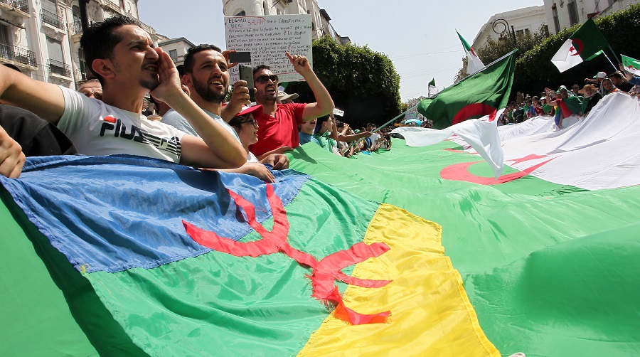 Drapeau amazigh : séparatiste ou rassembleur ? –