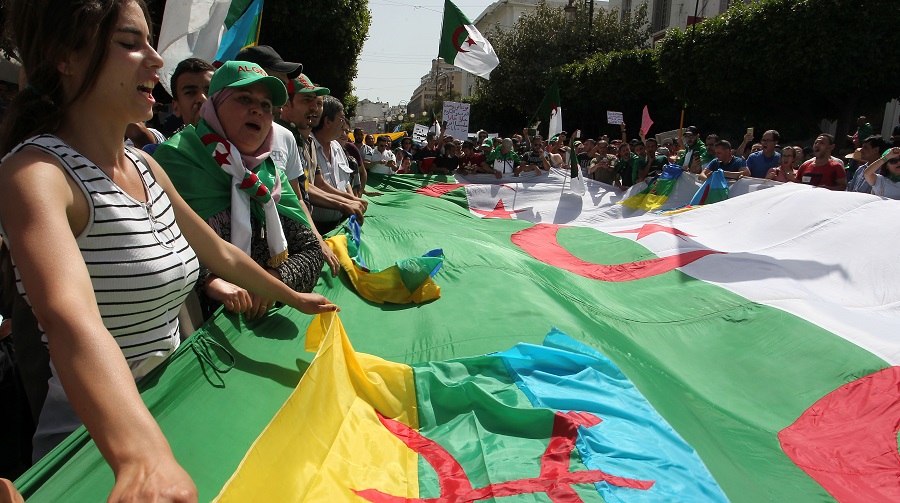 DRAPEAU ET HYMNE KABYLE