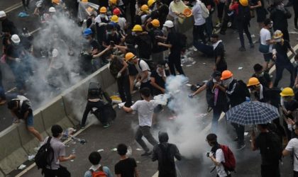 Hong Kong : de violents affrontements entre police et manifestants