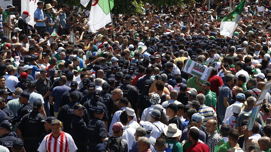 Gaïd-Salah manifestants