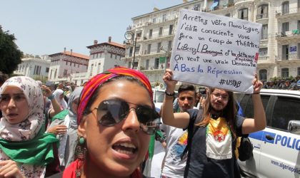 «Nous avons dit que la issaba devait partir !» scandent les étudiants à Alger