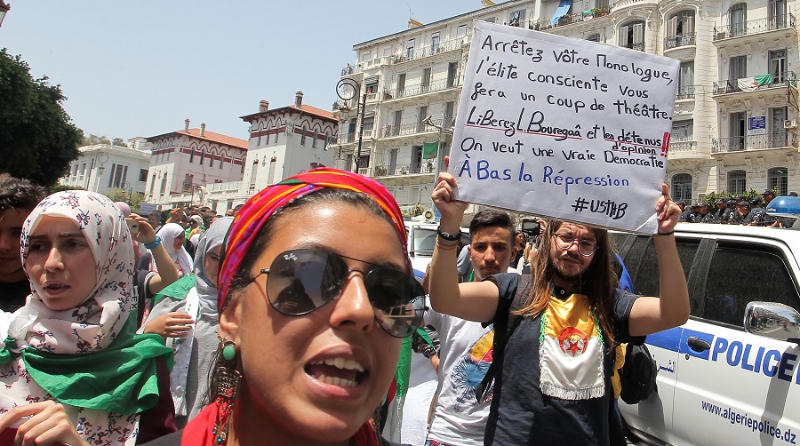 manif anticonstitutionnalité