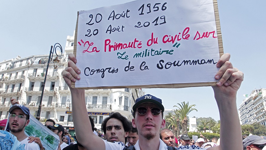 27e mardi de la marche des étudiants : «Le peuple veut l’indépendance !»