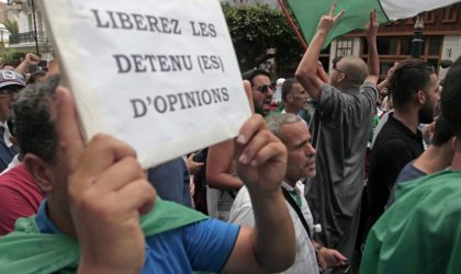 Imposant rassemblement devant le tribunal de Sidi M’hamed pour dénoncer une justice aux ordres