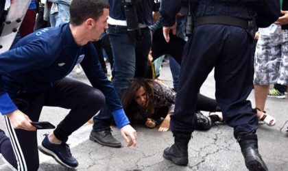 Les étudiants malmenés par la police à Alger-Centre