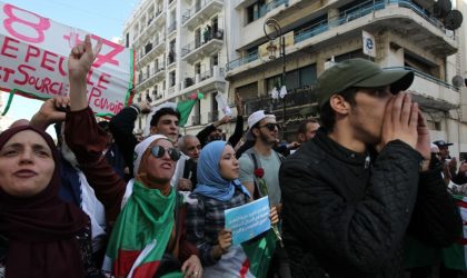 Marée humaine à Alger en ce 45e mardi de marche des étudiants