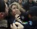 Le cri de colère d’une Algérienne devant le consulat d’Algérie à Bobigny