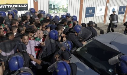 Alger-Centre ce matin : la police réprime les manifestants