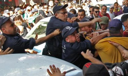 Annaba : les manifestants contre le rassemblement pro-élection tabassés par la police