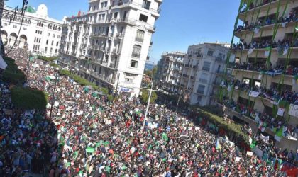 Marée humaine à Alger à la veille de la mascarade du 12 décembre