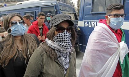 Covid-19 : les étudiants suspendent leur marche mais d’autres gens manifestent à Alger