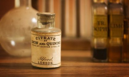 La quinine : un remède des années 1920 pour soigner un virus du XXIe siècle
