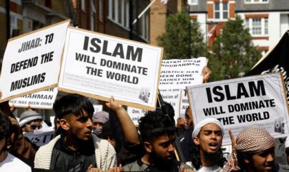 L’Europe en tenailles entre néonazis et islamistes radicaux