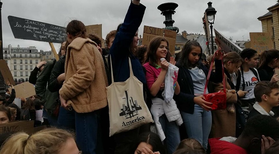 Rassemblement des étudiants en détresse à Paris