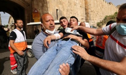 Un colon israélien tente d’écraser des Palestiniens avec sa voiture