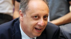 Soufiane Djilali s’insurge : «Avec le commerce du cabas, c’est l’assise de l’Etat qui est sabotée !»