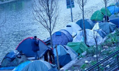 France : des migrants érigent des tentes pour protester contre leurs conditions de vie