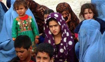 Les familles afghanes vendent leurs enfants à cause de la famine