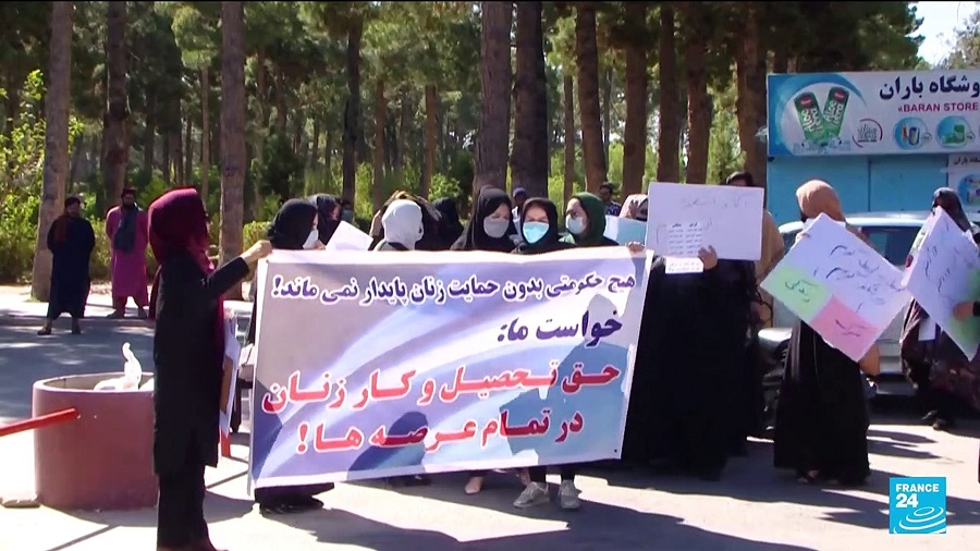 Affrontements entre talibans et manifestantes afghanes à Kaboul