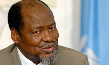 L’ancien président mozambicain Joaquim Chissano fait revivre la flamme de Novembre