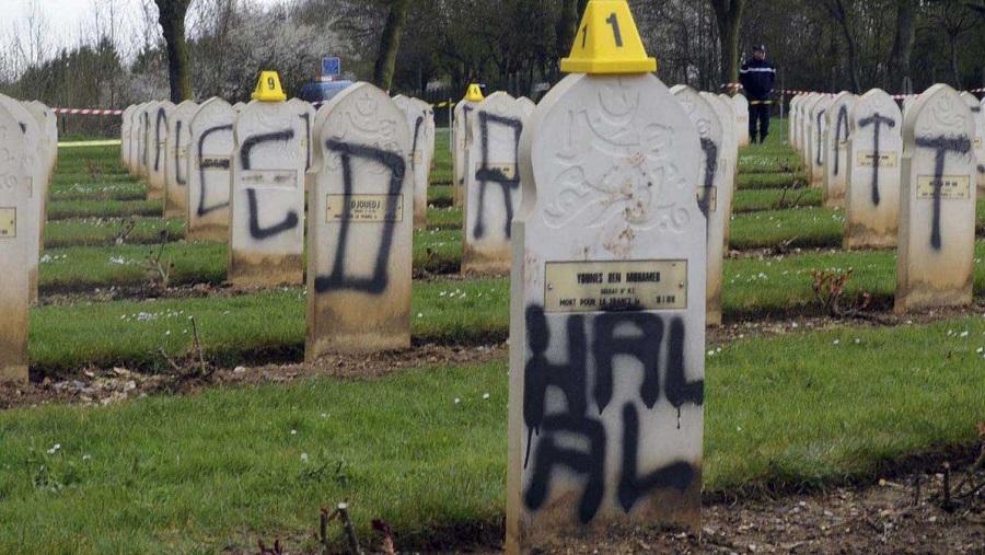 profanation cimetière