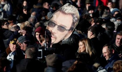 Aliénation musicale : Johnny Hallyday, du bras d’honneur à l’honneur bradé