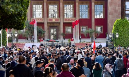 Malgré l’interdiction : des milliers de Marocains manifestent à Casablanca