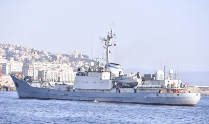 Un détachement de navires de guerre de la marine russe accoste au port d’Alger