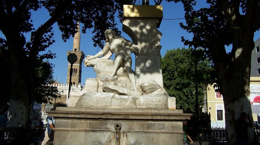 Que doit-on faire du patrimoine culturel colonial français érigé en Algérie ?