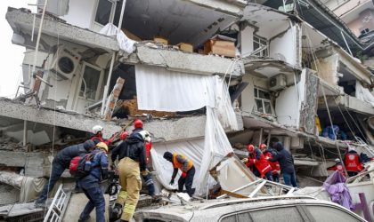 Séisme en Turquie et en Syrie : le bilan des victimes s’élève à plus de 2 600 morts 9 000 blessés