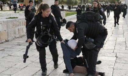 la prise d’assaut de la Mosquée Al-Aqsa par l’autorité d’occupation israélienne