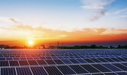 Appel d’offres national et international pour la réalisation d’une centrale solaire à Guerrara