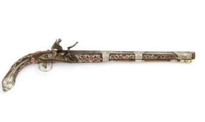 Récupération à Londres d’un pistolet algérien datant du XVIIIe siècle