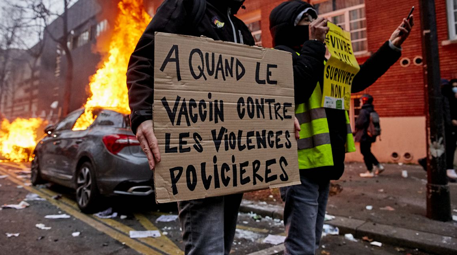 Mutation de la police française en milice insubordonnée et incontrôlable