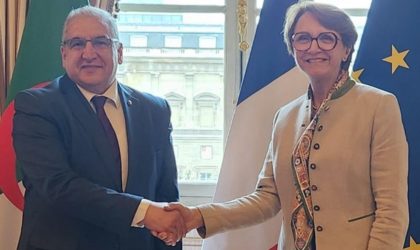 Le secrétaire général du ministère des Affaires étrangères rencontre son homologue française à Paris