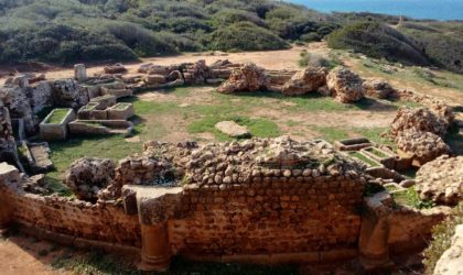 Guelma: découverte de sépultures romaines lors de la restauration du théâtre régional