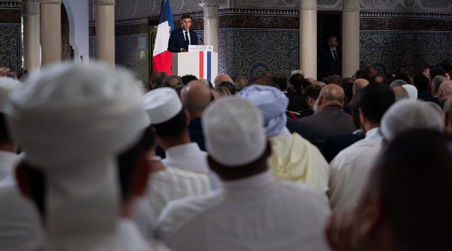 Macron imams