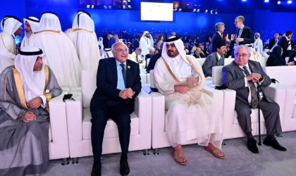 Le ministre des Affaires étrangères s’entretient à Doha avec plusieurs de ses homologues