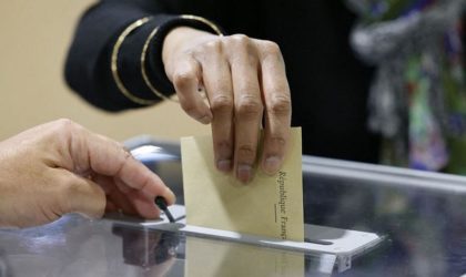 Les vivants parlent et les fantômes décident : qui tire vraiment les ficelles ?