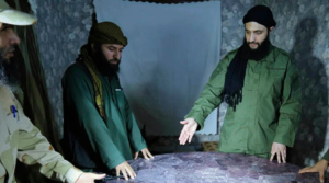 Comble du cynisme à Paris : Macron demande à Daech de combattre Daech