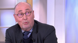 La France de Driencourt ou le temple de la jaquette flottante érigée en religion