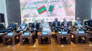 Capitale de la culture hassaniya 2025 : l’Algérie reçoit le bouclier de la manifestation