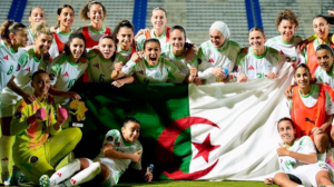 Les Marocains bravent le Makhzen et scandent «one two three viva l’Algérie»