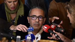 Le valet critique Kamel Daoud et les médias français aux masques fissurés