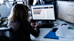 Presse française : une maison close de l’opinion qui a ses habitués et ses codes